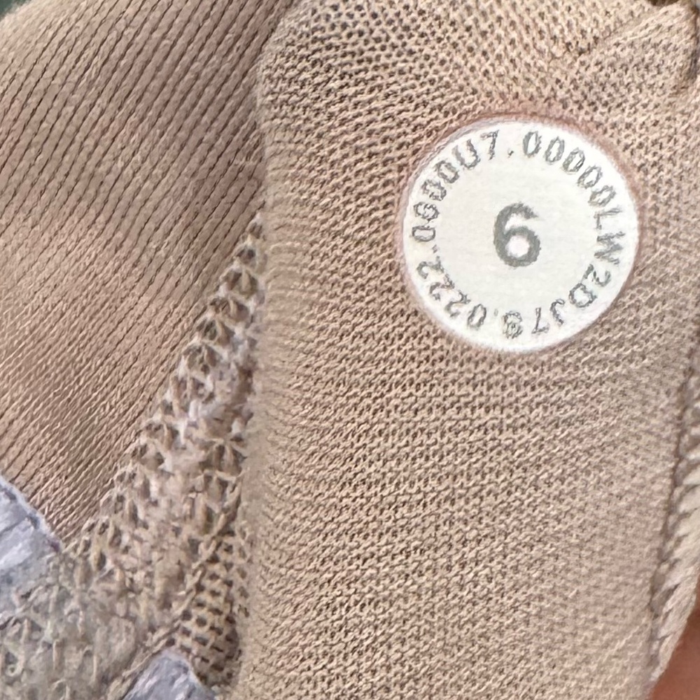 Lululemon Open Racerback Train Bra - Picture 6 of 9